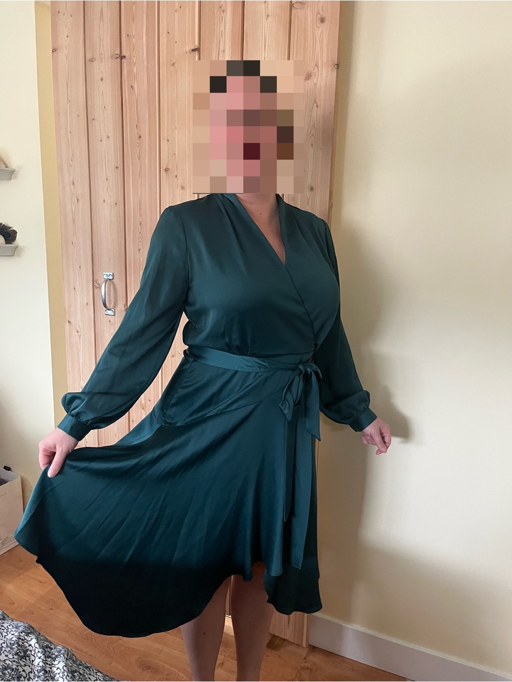 Gabby Skye Satin Faux-Wrap Fit-&-Flare Dress Green Tie Waist SZ 14